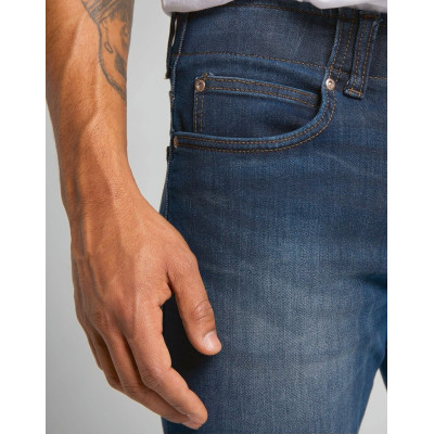 Extreme motion slim fit jeans